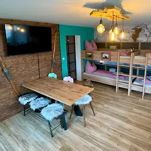  Apartment Zur Gluecklichen Gams - Mit Huettenvibes In Fuer 1-8 Gaeste